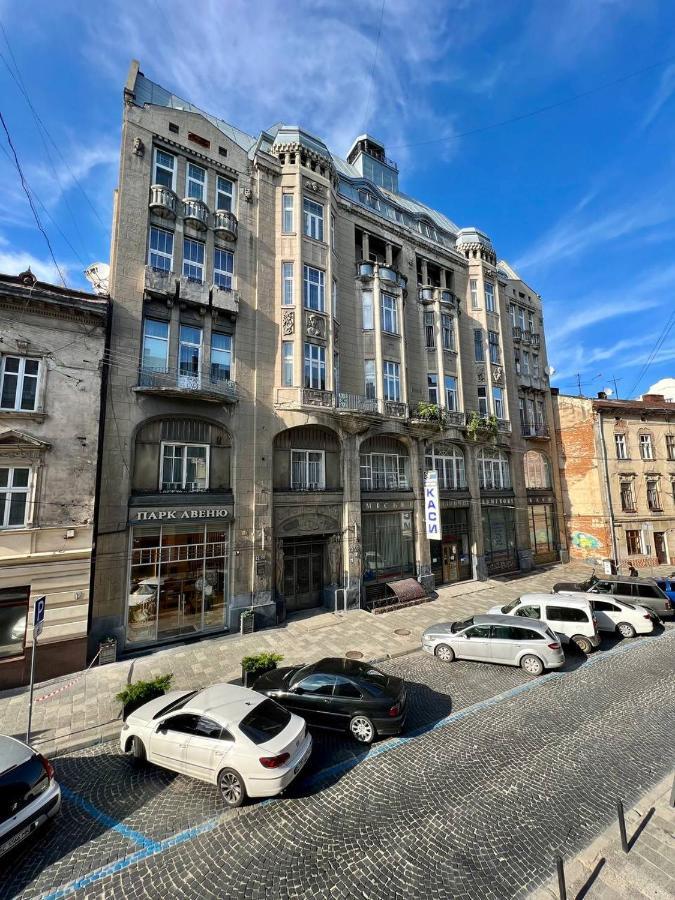 Apartment On Hnatiuka With Parking Lviv Exterior foto