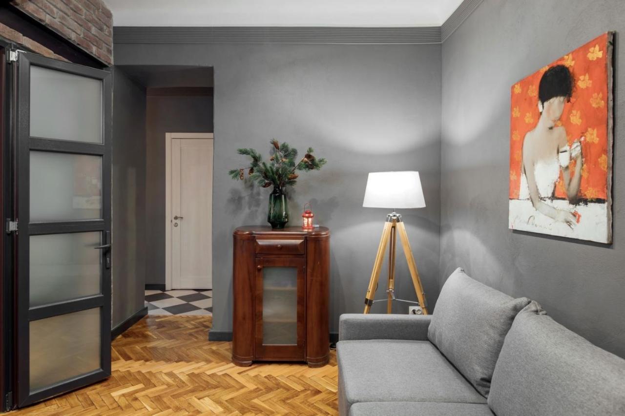 Apartment On Hnatiuka With Parking Lviv Exterior foto